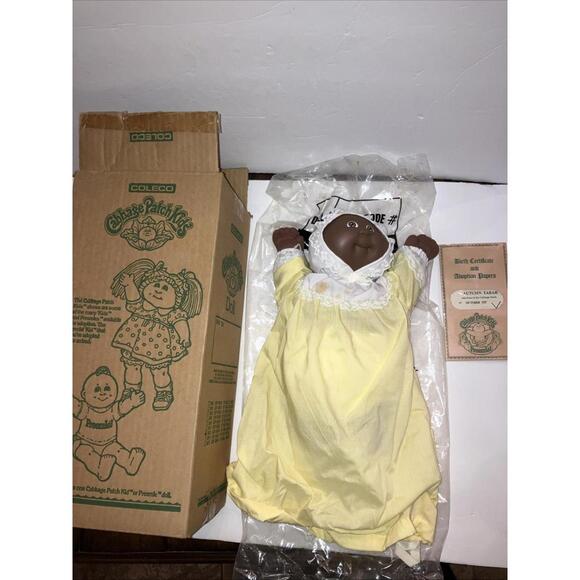 VINTAGE 1983 CABBAGE PATCH KIDS AFRICAN AMERICAN GIRL DOLL W/ PAPERS & BOX NEW